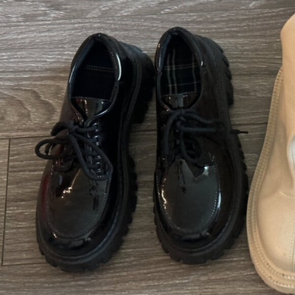 Like New Black Patent Leather Shoes - Picture 1 of 2